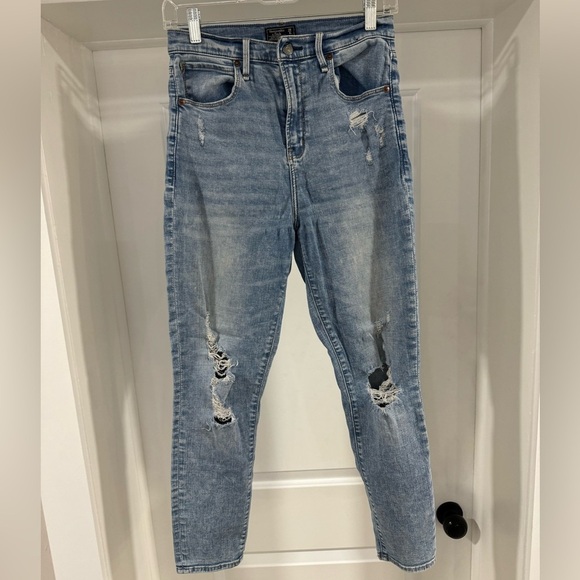 Abercrombie & Fitch Denim - ABERCROMBIE AND FITCH ULTRA HIGH RISE ANKLE JEAN 6R